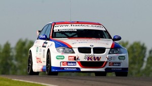 Matej Homola (18) víťazom pretekov FIA ETCC v Perguse