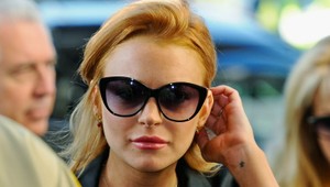 Škandalózne fotografie! Lindsay Lohan si pichá drogy