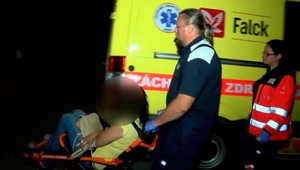 Záchrana v poslednej chvíli. Z dymiaceho bytu vyviedli matku s bábätkom