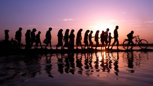 Kultúrne rozdiely či chýbajúci rešpekt? Briti vydali príručku pre migrantov o správaní k ženám, oči otvára aj nám na Slovensku!
