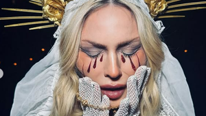 Pápež František v lascívnych pózach s Madonnou?! Speváčka opäť raz šokovala!