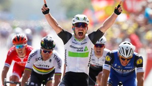 Cavendish na úvod do žltého. Skvelý Peter Sagan tretí