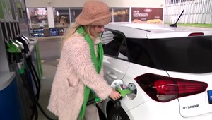 Motoristi majú dôvod na radosť: Cena benzínu a nafty opäť klesla