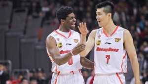 Fanúšik sa pochytil s trénerom a dostal doživotný dištanc