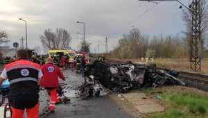 Dopravní policajti pomáhali pri vážnej nehode pri Maďarsku