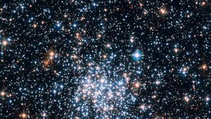 Vďaka červeným trpaslíkom je hviezd viac