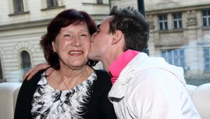 Vnuk (23) zmlátil babičku kladivom po hlave