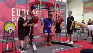 Vzpierač si na európskom šampionáte zlomil obe kolená