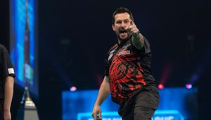 Clayton zvládol finálový deň a ovládol Premier League!