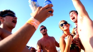 Dovolenka v Turecku: Za alkohol pokuta alebo väzenie