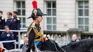 TOTO kráľ od sestry nečakal! Princezná Anna to kráľovnej Camille povedala OSTRO!