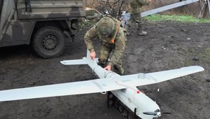 1420. deň na Ukrajine: Rusko útočilo takmer 300 dronmi, státisíce domácností sú bez elektriny