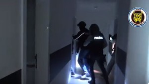 VIDEO: Kukláči zasahovali pre gang autičkárov. Obvinení sa postavili pred súd