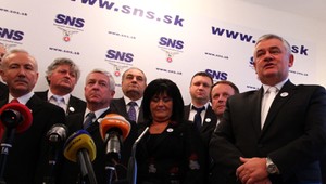 SNS? Hokejistu Lukáča strieda hokejista Uram