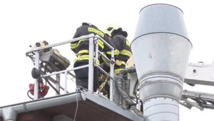 Desiatky hasičských zásahov po tragickom výbuchu bytovky v Prešove. Ľudia prežívajú obrovský strach