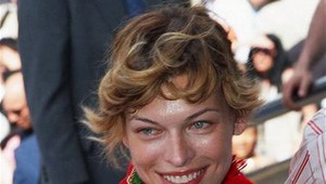 Milla Jovovich porodila dcérku Ever