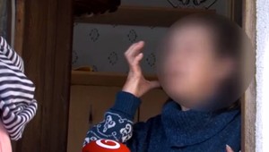 Hádka pre majetky a drastické vyhrážky: Muž z východu vytiahol na matku nôž a povedal jej, že ju zabije