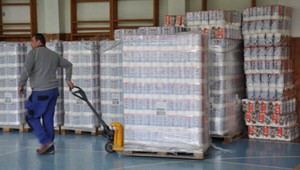 Biela labuť darovala Edenu hygienické potreby