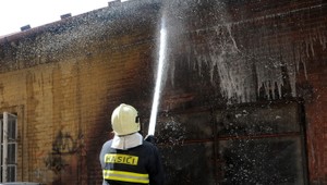 Požiar museli hasiť 6 hodín! Zranili sa dve osoby