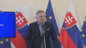 Premiér Robert Fico sa zranil. Informoval o tom na tlačovej besede