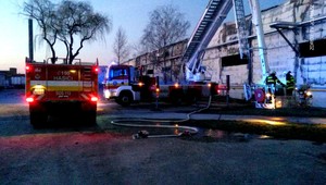 Požiar v Galante. Horela hala na výrobu polystyrénu