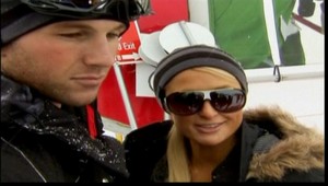 Paris Hilton si užíva priateľa, svahy aj filmy