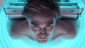 Brúsi si zuby na Oscara? Robert Pattinson v novom traileri jediným pohľadom ohuruje!