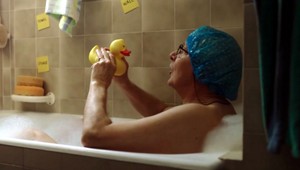 Starček má dojímavý dôvod, prečo sa učí po anglicky. Táto reklama sa vydarila