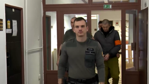 Rodinná dráma v Čadci. Rodičom hrozil smrťou