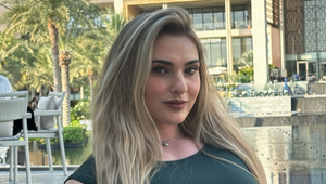 Tvár má krásnu ako obrázok, ale od krku nižšie...Čo to má s postavou?