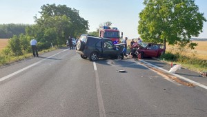 Tragická nehoda dvoch áut. Pri zrážke zomrelo 14-ročné dieťa