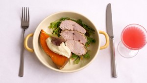 Pečený batat s morčacím mäsom na bylinkách