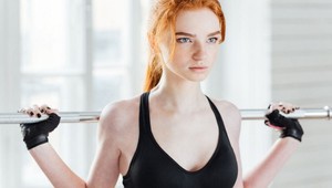 JEDINÉ cvičenie spáli viac tuku ako beh: Vypracujete si ním aj sexi bruško!