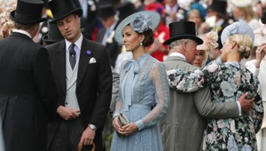 Čaká Kate ŠTVRTÉ dieťa? Fotky z dostihov hovoria za všetko!