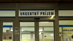 Polícia prehľadávala urgentný príjem nemocnice. Jedného muža zadržali