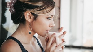 Spravte si z kávy spaľovač tukov: Pridajte do nej TOTO a naštartujete metabolizmus naplno!