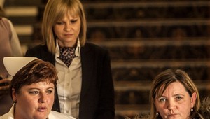 NA VLASTNEJ KOŽI. Pod stanom so sestričkami...