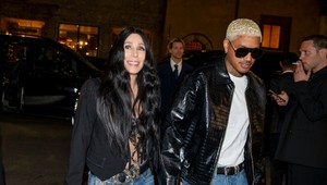 Obavy rodiny sa napĺňajú! Cher dáva na mladého milenca majland, chce ho uviesť aj do závetu!