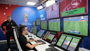 Anglický šéf video asistentov hodnotí technológiu na sedem z desiatich