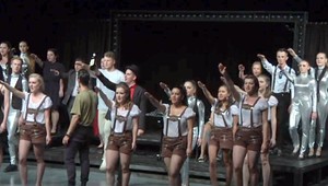 V Kabarete sa hailuje, ale nesmie to prekročiť únosnú mieru