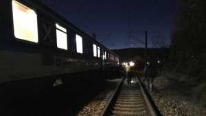 Tragická nehoda na Vinohradoch. Muž zrážku s vlakom neprežil