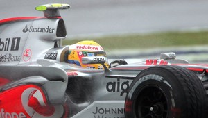 Hamilton nevinný, v Šanghaji môže oslavovať