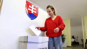 Polícia zaznamenala menšie incidenty počas referenda, oficiálne výsledky predstavia v nedeľu