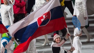 Slovenskú vlajku priniesla na záverečný ceremoniál v Soči Kuzminová