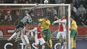 Ajax rozdrvil PSV a je na čele tabuľky