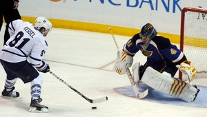 Halák padol v nájazdoch, Hossa gólom potiahol Chicago