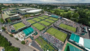 V Londýne sa po dvanástich rokoch bude hrať aj v prvú nedeľu, pomôže to Lackovi a Djokovičovi?