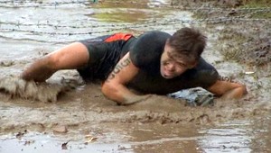 VIDEO: Najdrsnejšie preteky sveta. Len pre športovcov s hrošou kožou