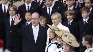 Milióny na milenky aj na bolestné pre manželku... Knieža Albert má problém!