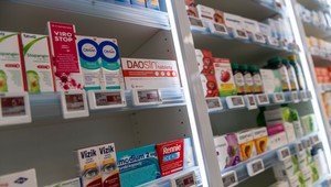 Nechali by ste si lieky na predpis poslať donáškou? Môže v tom byť problém